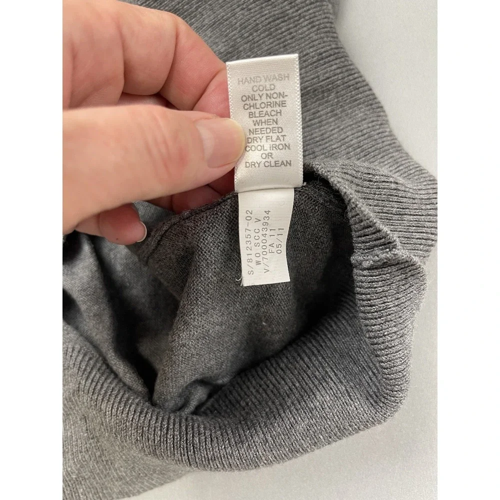 Banana Republic‎ Men's Gray V-Neck Sweater Size M Silk Cotton Cashmere Blend